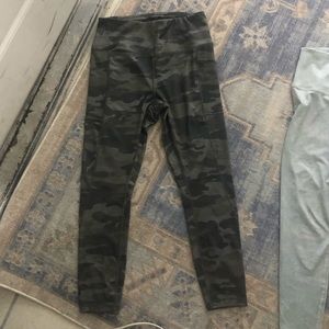 Reebok camouflage leggings. Good condition
